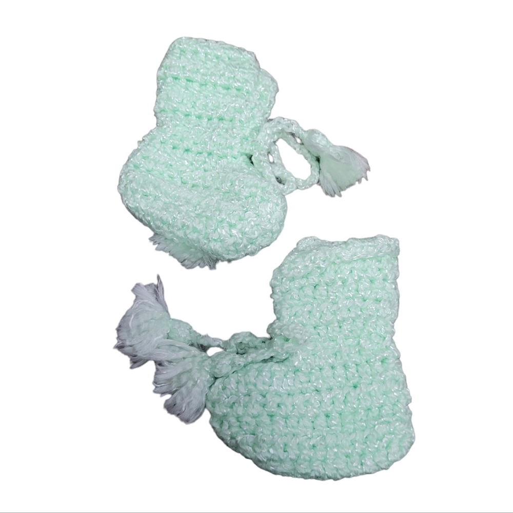 Handmade knit seafoam mint green baby booties, newborn or 0-3m